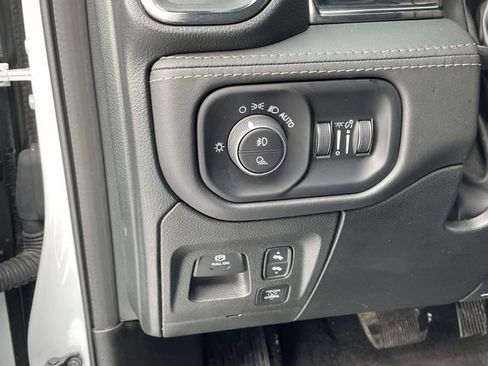 Used 2025 RAM 1500 Limited w/ Body Color Bumper Group image 17