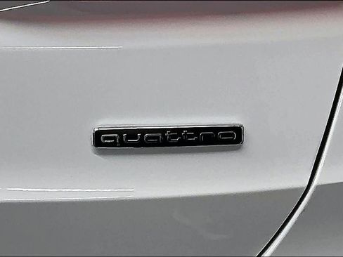 Certified 2025 Audi Q3 2.0T Premium w/ Convenience Package image 11