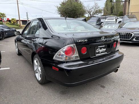 Used 2001 Lexus IS 300 RWD image 2