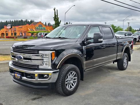 Used 2017 Ford F250 Lariat w/ Lariat Ultimate Package AWD/4WD image 3