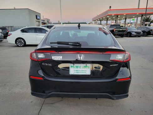 Used 2024 Honda Civic Sport image 6