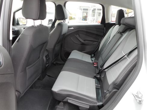 Used 2015 Ford C-MAX SE image 16