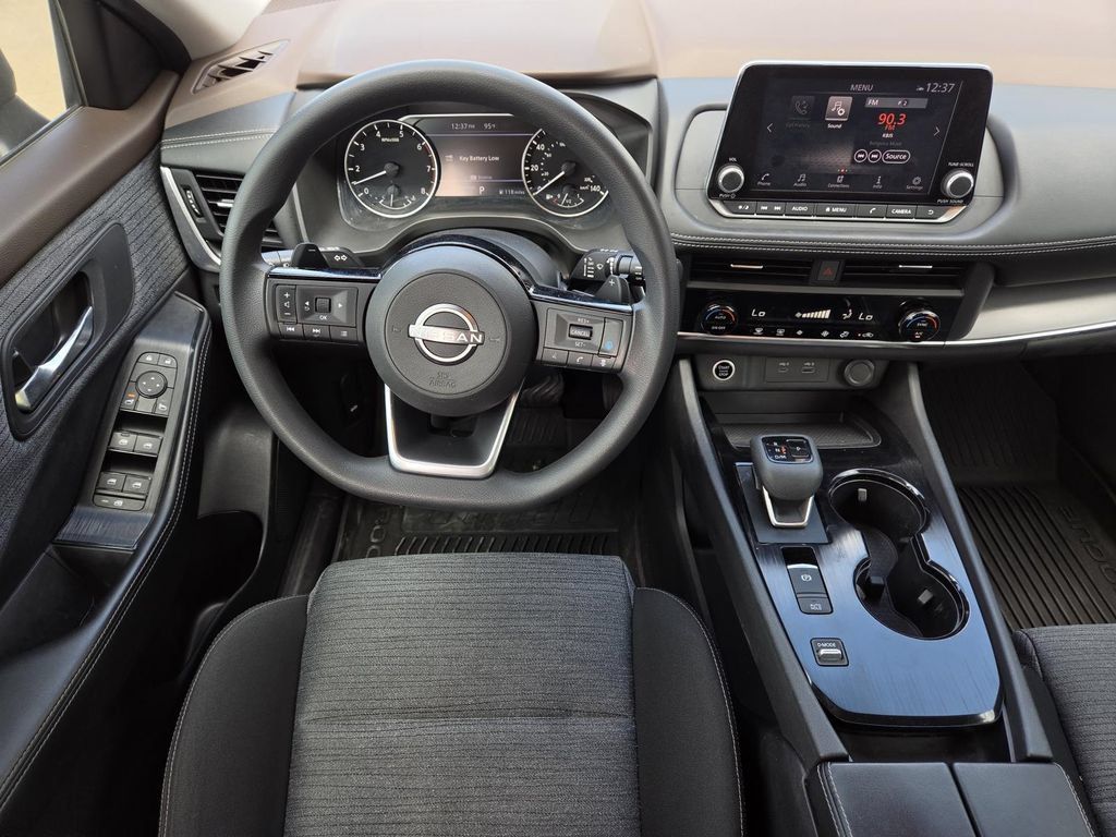 Used 2023 Nissan Rogue SV FWD image 11