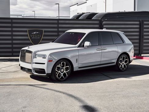 Used 2024 Rolls-Royce Cullinan Black Badge AWD/4WD image 5