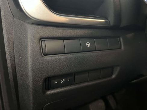 Used 2023 Nissan Rogue SV image 20