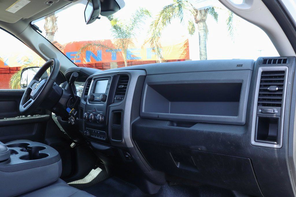 Used 2016 RAM 5500 Tradesman w/ Chrome Appearance Group RWD image 32