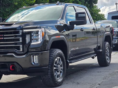 Used 2022 GMC Sierra 2500 AT4 w/ AT4 Preferred Package AWD/4WD image 3