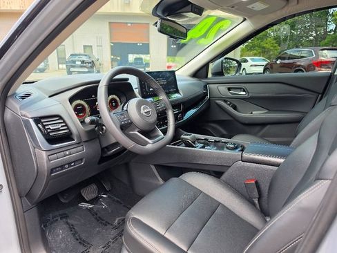 Used 2024 Nissan Rogue SL AWD/4WD image 20