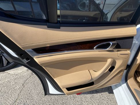 Used 2014 Porsche Panamera image 14