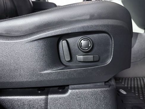 Used 2022 Land Rover Defender 110 X-Dynamic SE image 28