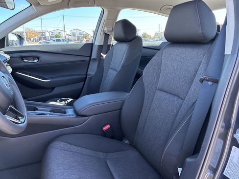 Certified 2025 Honda Accord LX image 17