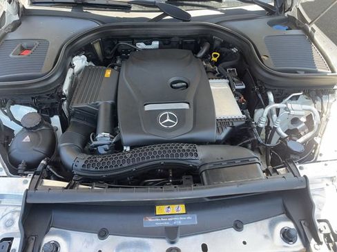 Used 2019 Mercedes-Benz GLC 300 4MATIC image 33