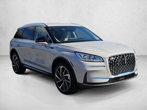 Used 2023 Lincoln Corsair Reserve w/ Equipment Group 201A image 3