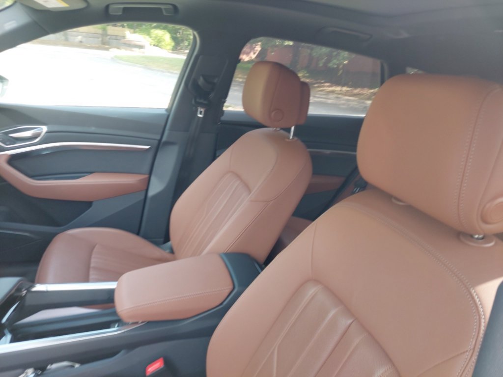 Used 2024 Audi Q8 e-tron Premium Plus w/ Premium Plus Package AWD/4WD image 20
