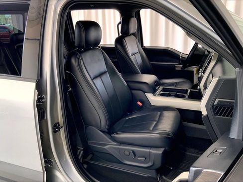 Used 2021 Ford F250 Lariat w/ Lariat Value Package AWD/4WD image 16