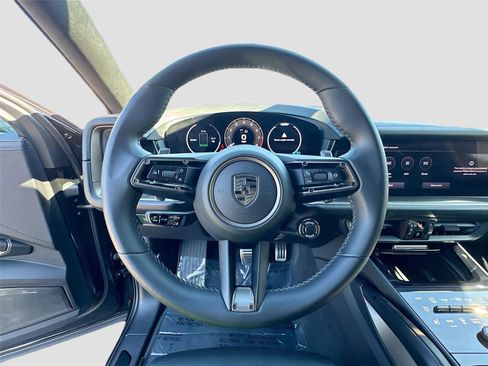 Used 2025 Porsche Cayenne Turbo image 23