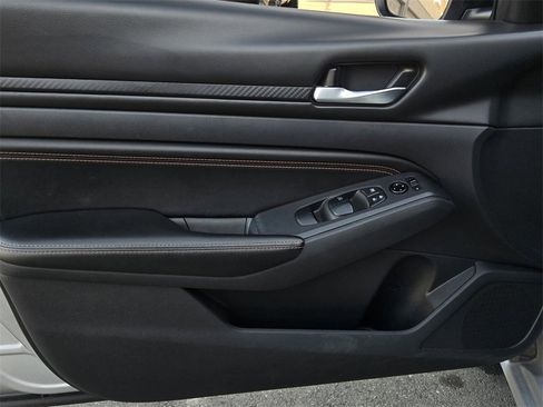 Used 2021 Nissan Altima 2.5 SR image 10