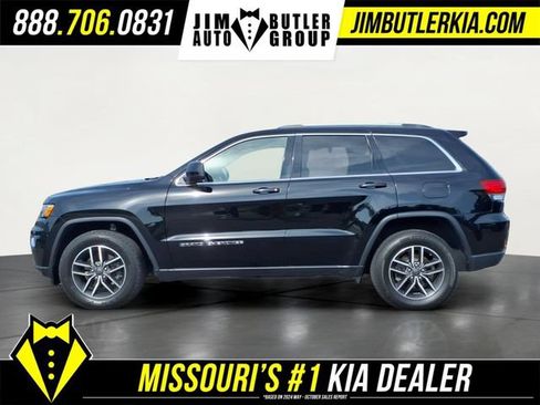 Used 2020 Jeep Grand Cherokee Laredo w/ 18" Wheel & 8.4" Radio Group AWD/4WD image 4