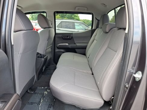 Used 2023 Toyota Tacoma SR5 AWD/4WD image 10
