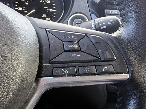 Used 2020 Nissan Rogue SV image 13