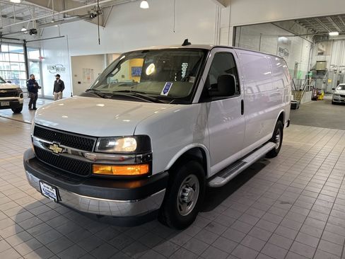 Used 2024 Chevrolet Express 2500 Work Van w/ Driver Convenience Package image 4