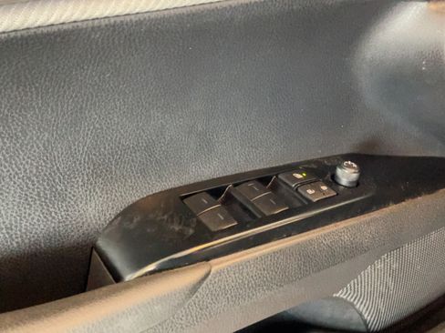 Used 2025 Toyota Camry SE w/ Convenience Package FWD image 22