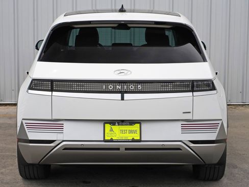 Used 2022 Hyundai Ioniq 5 Limited image 47