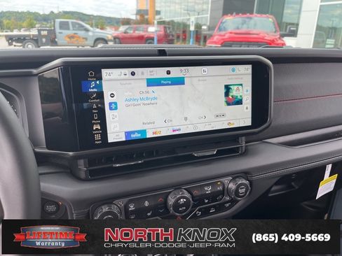 New 2025 Jeep Gladiator Rubicon image 9