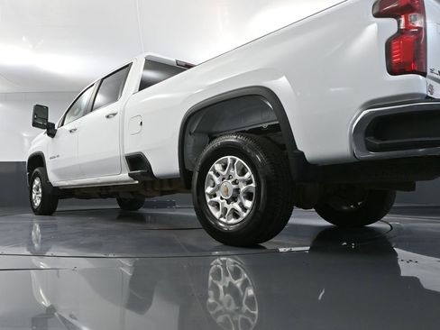 Used 2023 Chevrolet Silverado 2500 LT AWD/4WD image 51