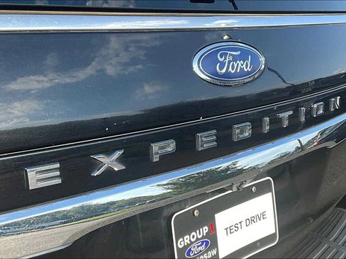 Used 2023 Ford Expedition Limited image 59