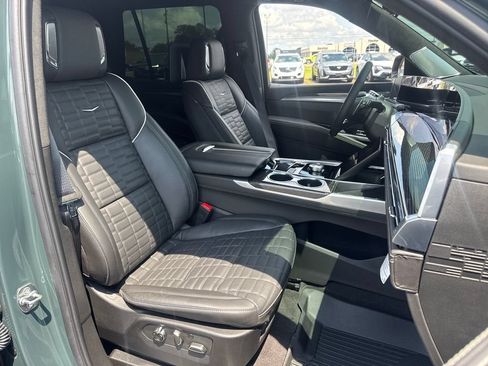 Certified 2025 Cadillac Escalade V w/ LPO, ONYX Package AWD/4WD image 11