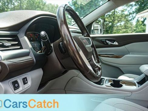 Used 2020 GMC Acadia SLE FWD image 19