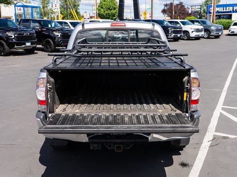 Used 2015 Toyota Tacoma PreRunner w/ TRD Off-Road Package RWD image 9