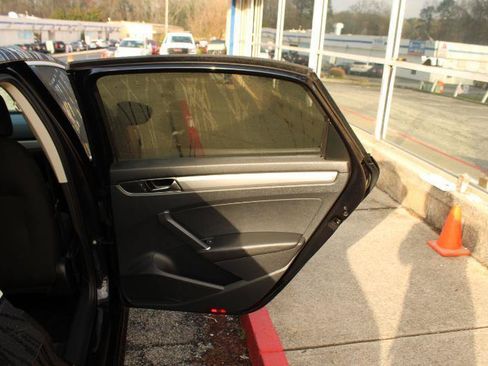 Used 2017 Volkswagen Passat 1.8T S FWD image 16