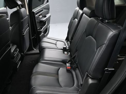 Used 2023 Honda Pilot EX-L image 17