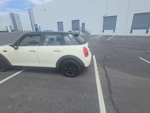 Used 2018 MINI Cooper 4-Door Hardtop FWD image 2