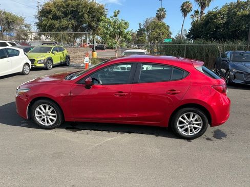 Used 2017 MAZDA MAZDA3 Sport FWD image 10