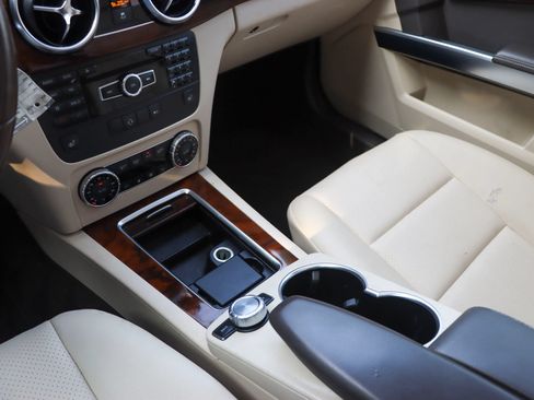 Used 2013 Mercedes-Benz GLK 350 2WD w/ Premium 1 Pkg image 38