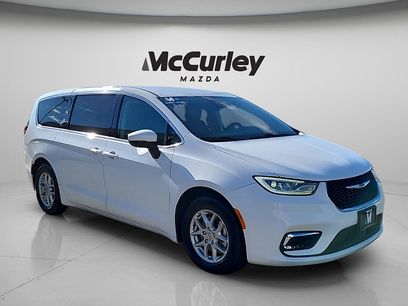 Used 2023 Chrysler Pacifica Touring-L