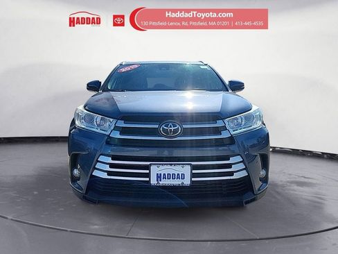 Used 2019 Toyota Highlander XLE AWD/4WD image 9