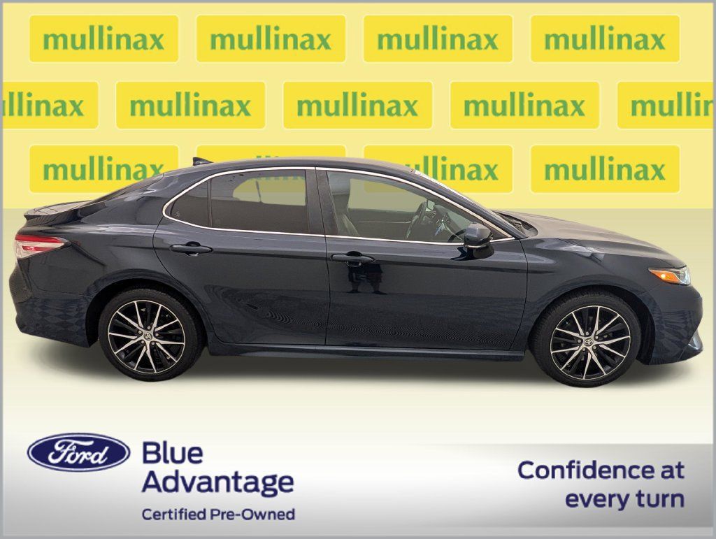 Used 2020 Toyota Camry SE w/ Convenience Package FWD image 2