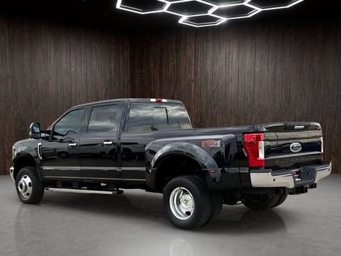 Used 2019 Ford F350 XLT w/ XLT Premium Package AWD/4WD image 6