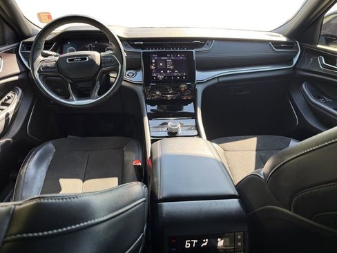 Certified 2022 Jeep Grand Cherokee L Laredo RWD image 10