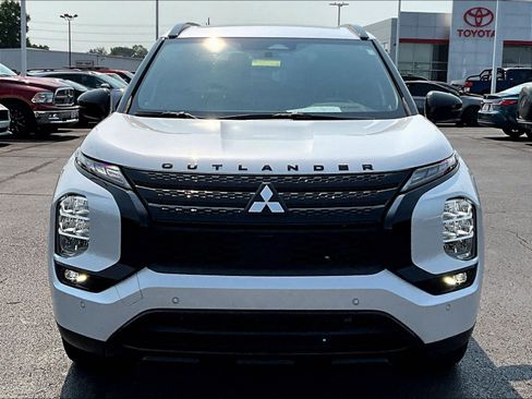 Used 2024 Mitsubishi Outlander SEL FWD image 2