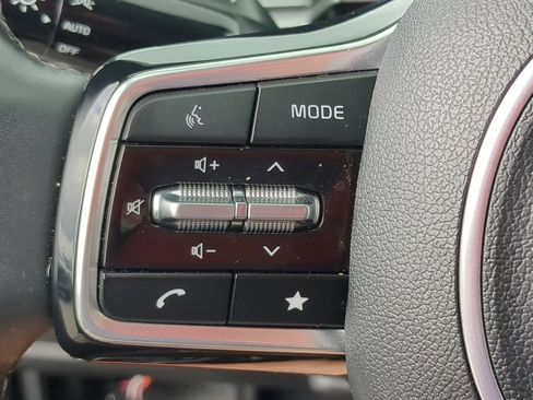 Used 2024 Kia Sorento S AWD/4WD image 19