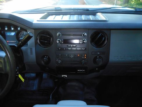 Used 2012 Ford F250 XL w/ PWR Equipment Group AWD/4WD image 21