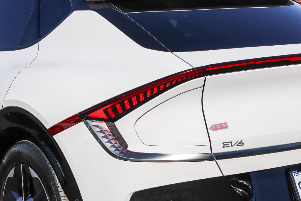 Certified 2025 Kia EV6 Wind RWD image 7