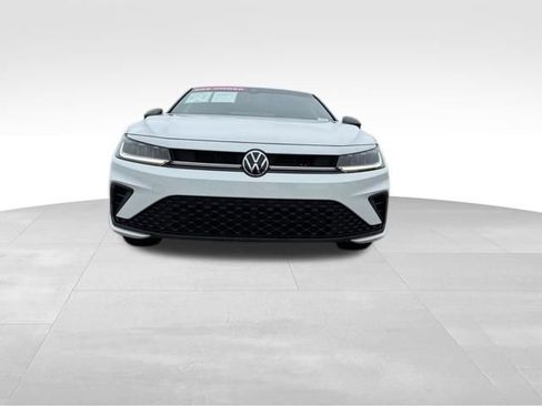 Used 2025 Volkswagen Jetta Sport FWD image 8