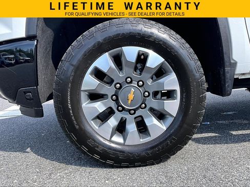 Used 2025 Chevrolet Silverado 2500 Custom w/ Custom Value Package AWD/4WD image 9