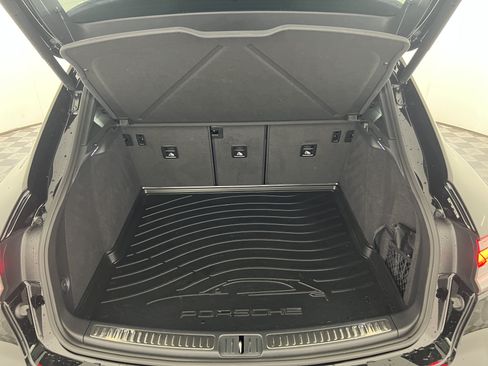 Certified 2022 Porsche Macan S AWD/4WD image 21